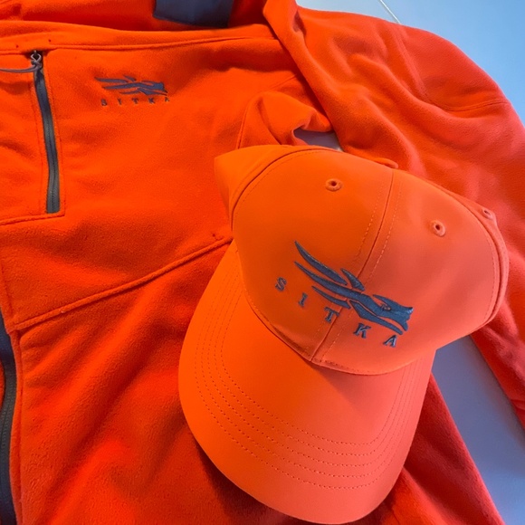SITKA Gear Stratus Jacket Blaze Orange with Sitka Hat (OS). Jacket Size Medium. - Picture 2 of 12